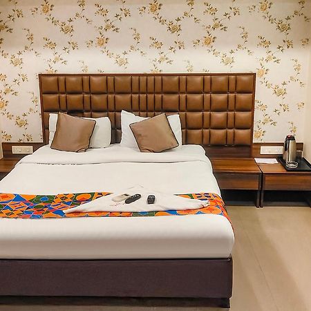 Fabhotel Landmark Residency - Nr Midc Turbhe Turambhe Εξωτερικό φωτογραφία